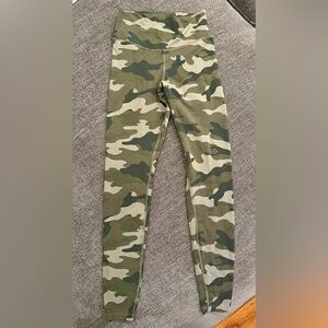 Old navy powerchill leggings - size small